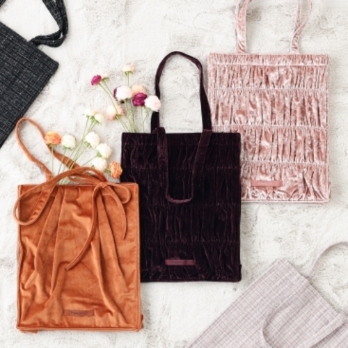 ˚･.⸜ ✨毎シーズン大人気✨⸝ .･˚ トレンド溢れる新作ロゴトート🛍️